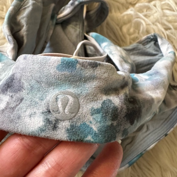 Lululemon Light Support Nulu Yoga Bra blue floral ladies size‎ 12 - Picture 4 of 7